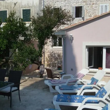 Beautiful 3-bed In Mali