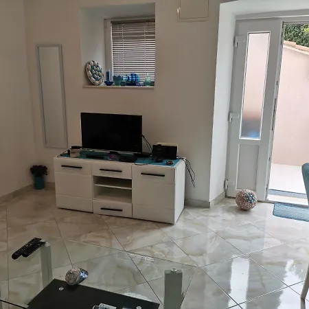 Beautiful 3-bed In Mali