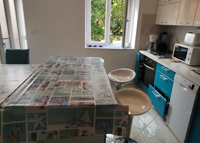 Beautiful 3-bed In Mali *