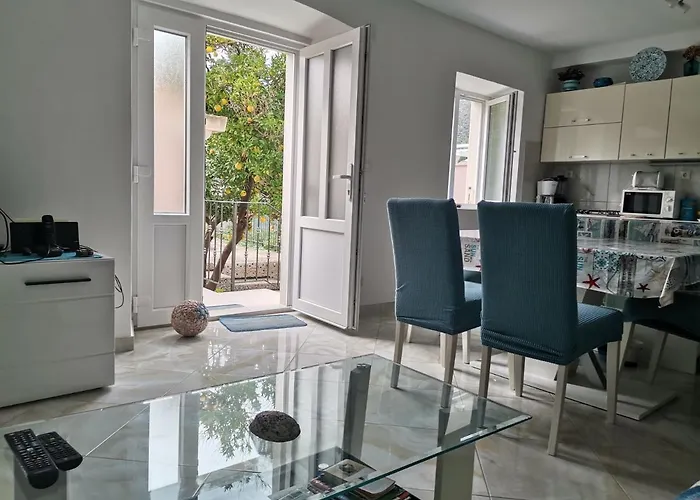 Beautiful 3-bed In Mali